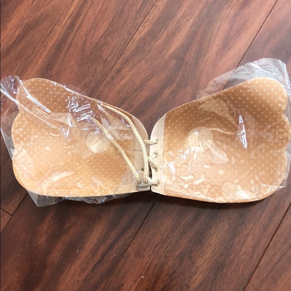 Bras - Picture 2 of 2